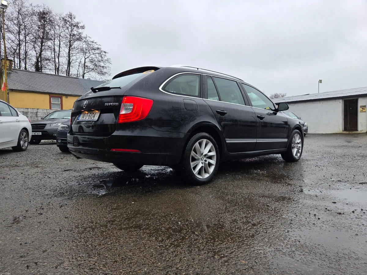 Stunning High Spec Skoda Superb Estate - Image 4