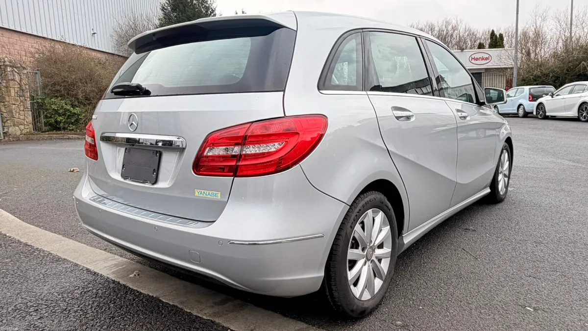 MERCEDES B180 2013 SILVER - Image 4