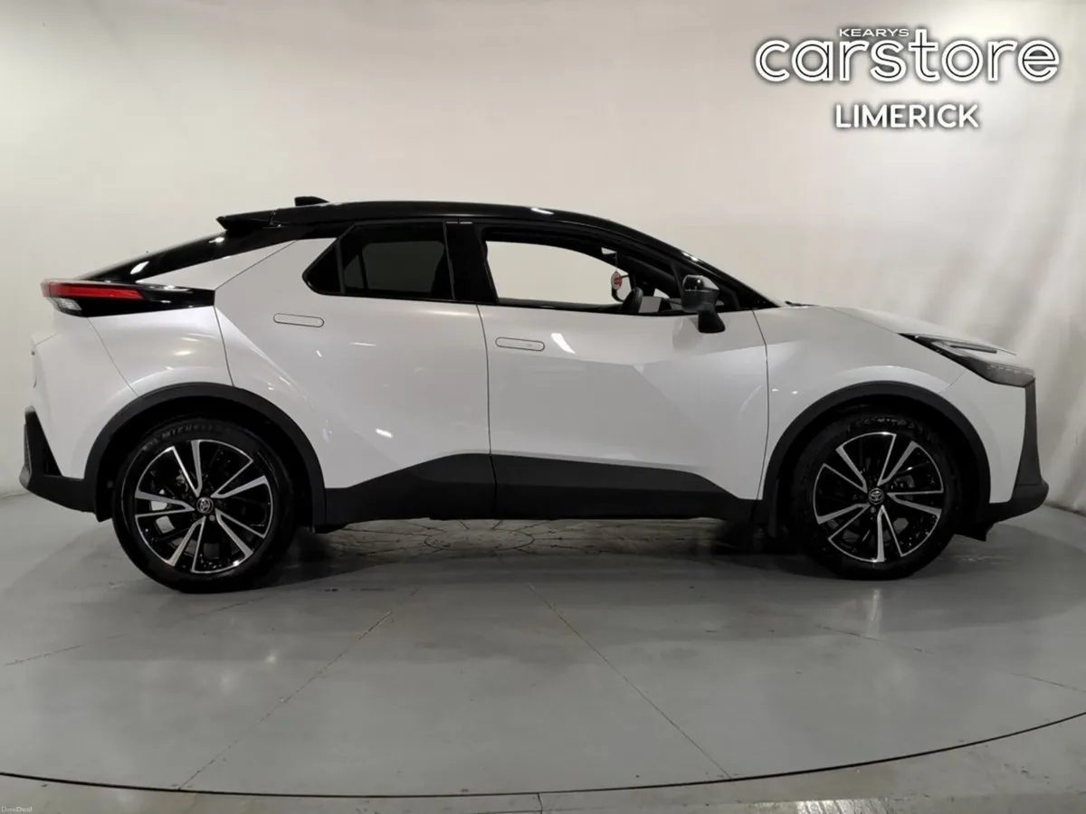 Toyota C-HR 1.8 HYBRID SOL - Image 2