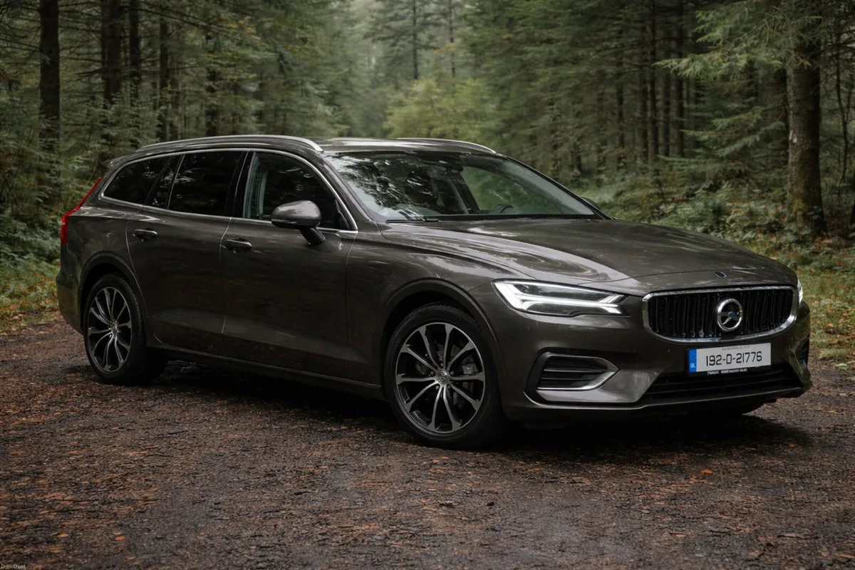 192 VOLVO V60 2.0D MANUAL MOMENTUM - Image 5