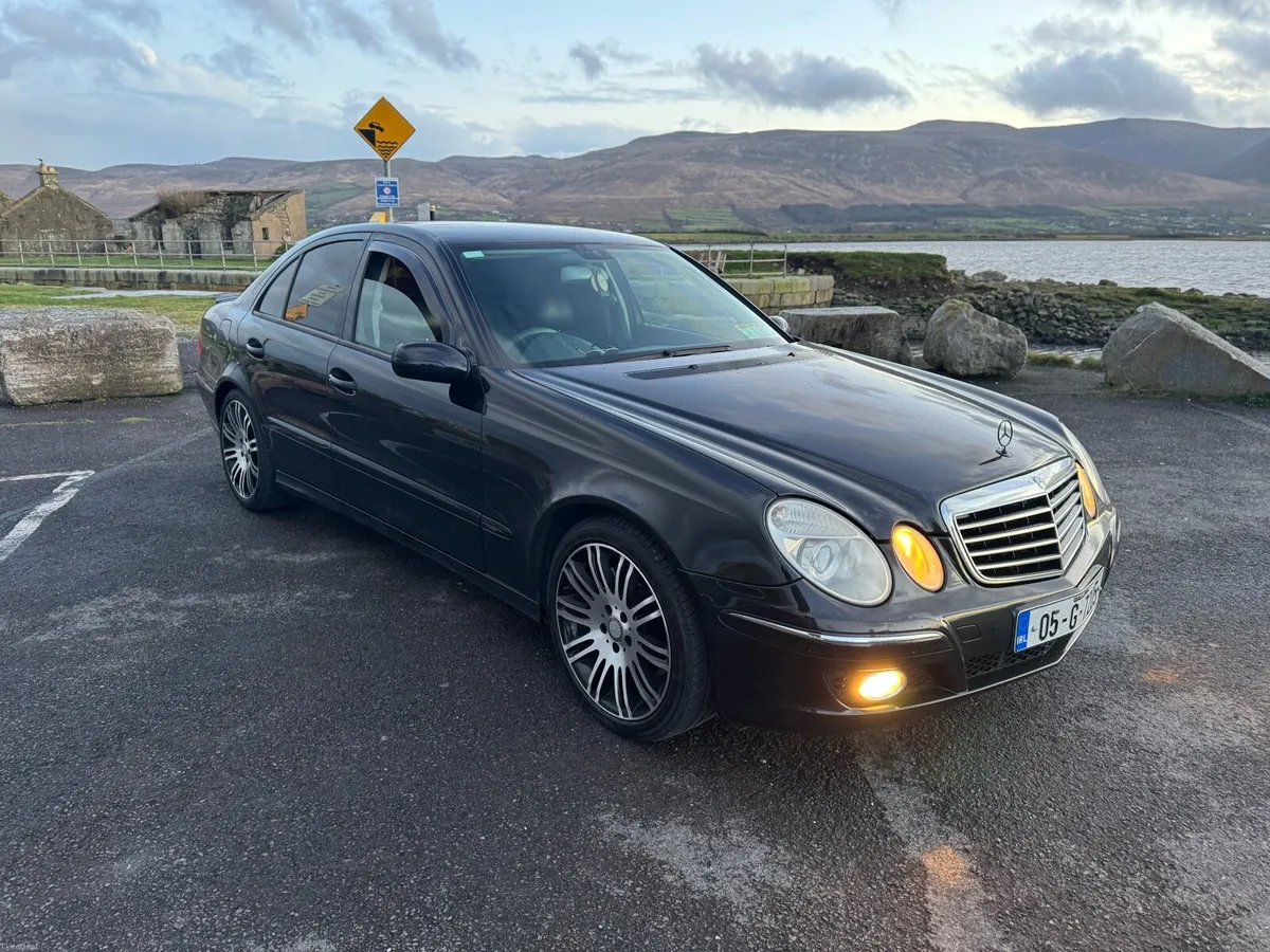 Mercedes E200 Sport - Image 2