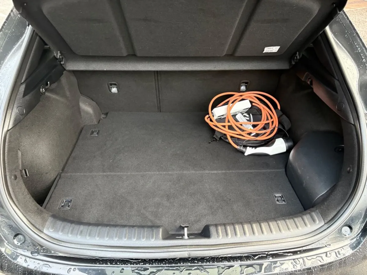 Kia XCeed PHEV 1.6 Petrol 2022 (221) - Image 6