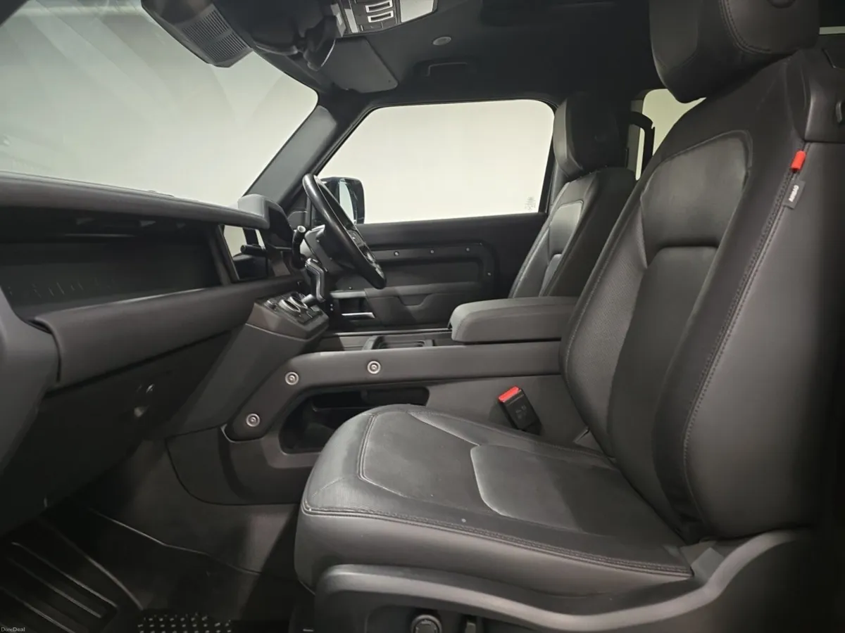 Land Rover Defender Diesel Estate X-Dynamic SE - Image 3