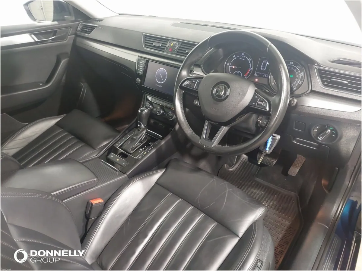 Skoda SUPERB Diesel Estate SE L Executive - Image 4