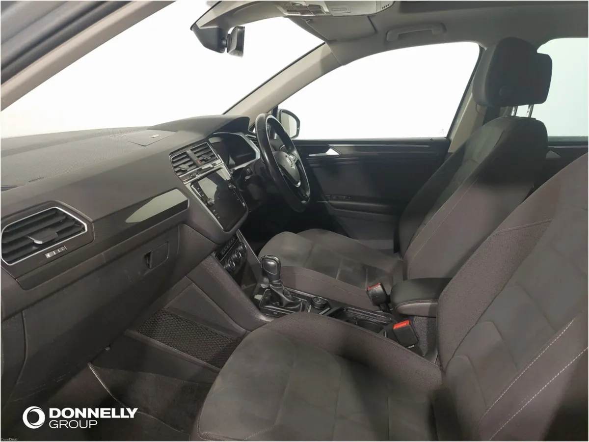 Volkswagen Tiguan Diesel Estate SEL - Image 2