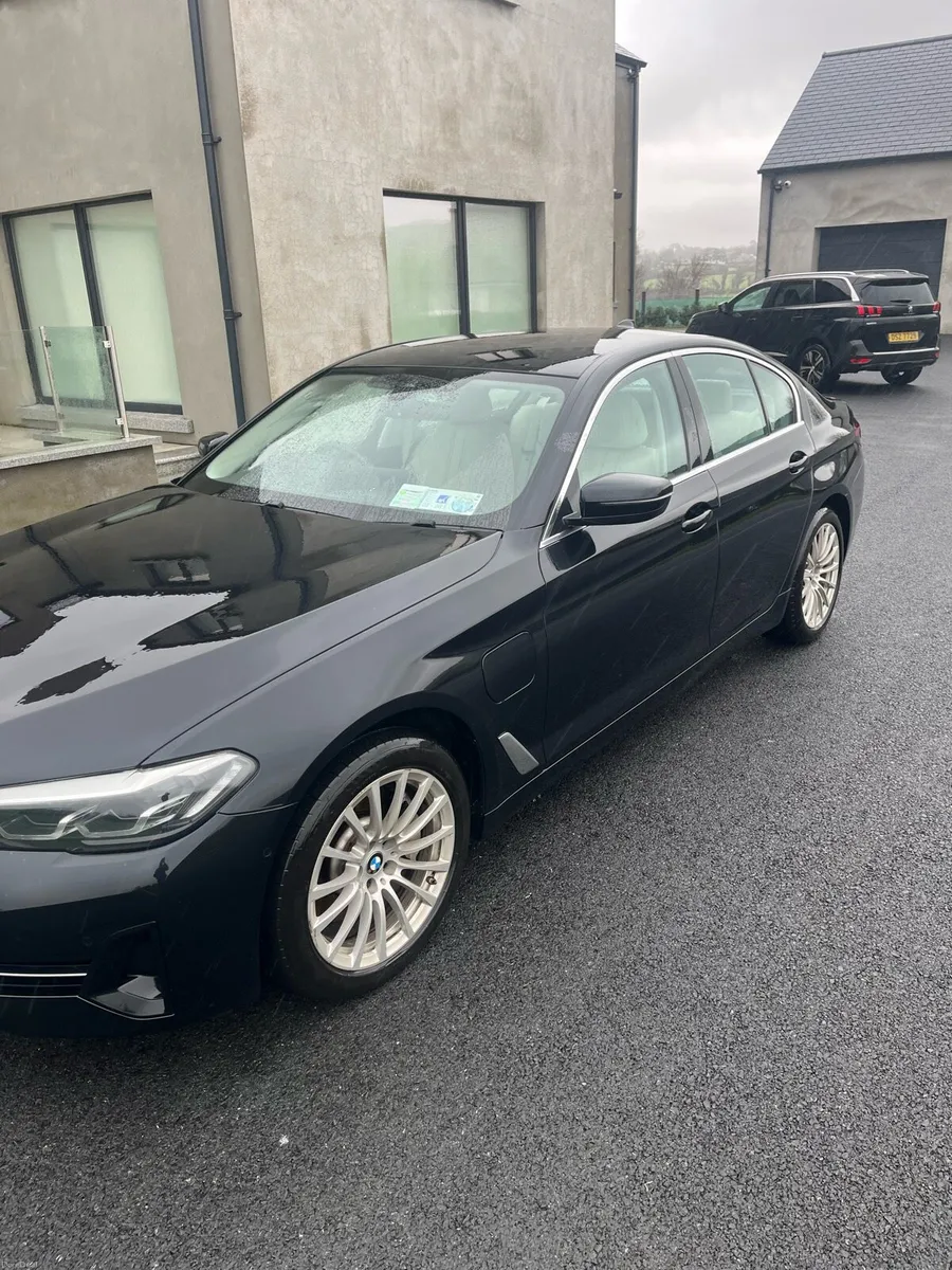 BMW 530E Petrol Hybrid Automatic - Image 4