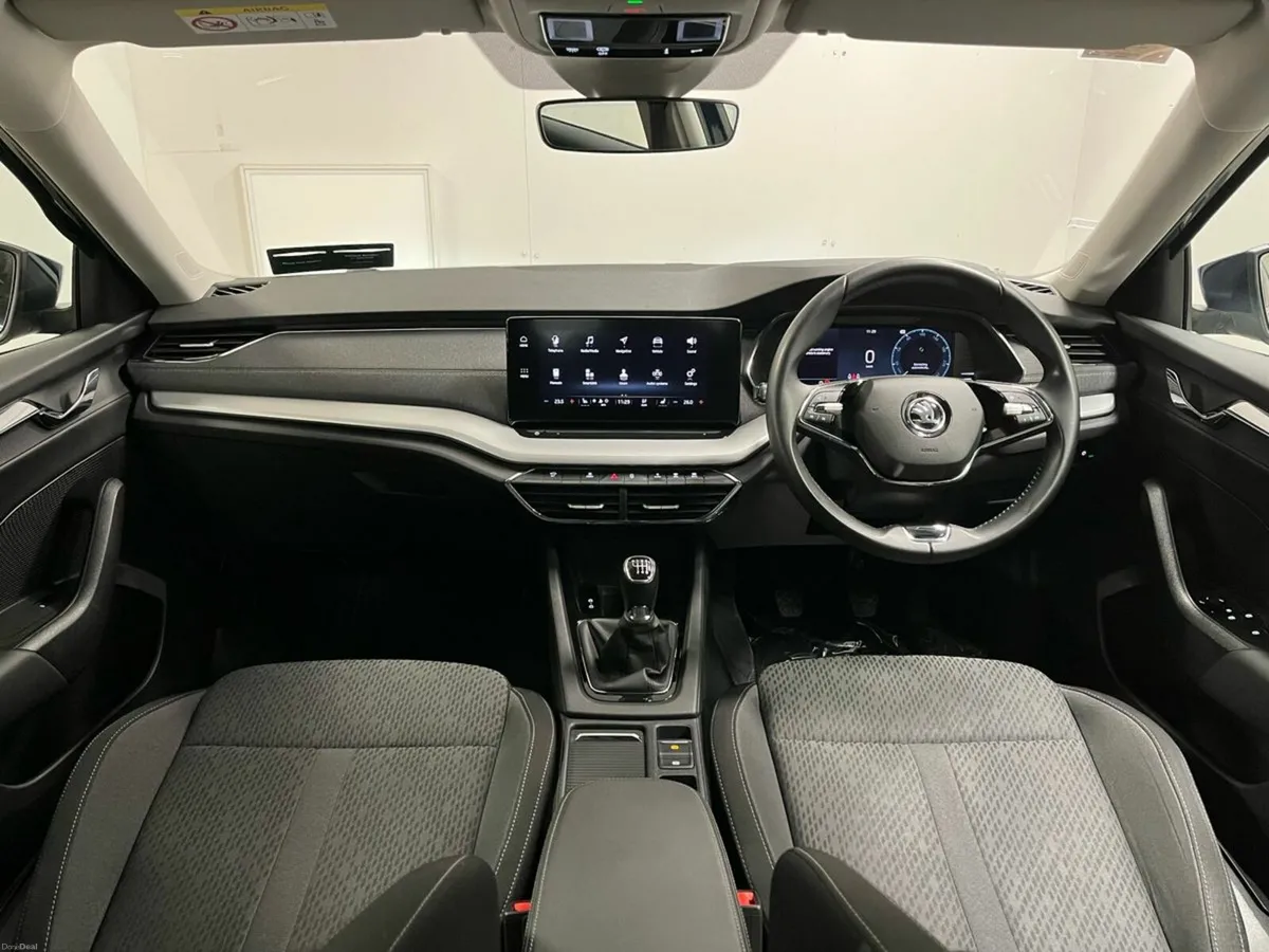 Skoda Octavia Style Combi 2.0TDI 115BHP - Reversin - Image 4