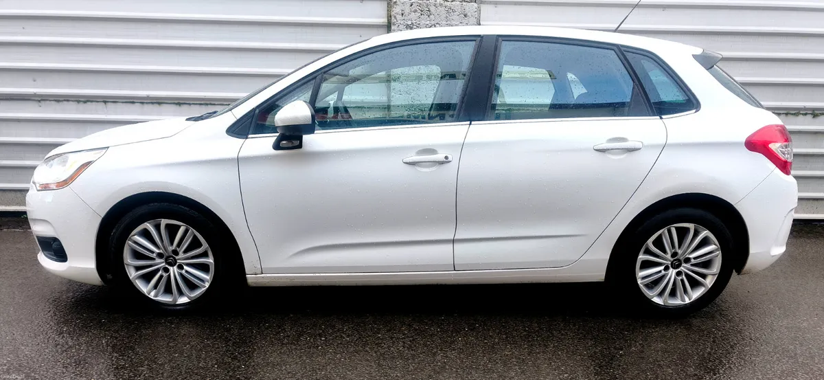 CITROEN C4 AUTOMATIC  2014 LOW KILOMETRES - Image 2