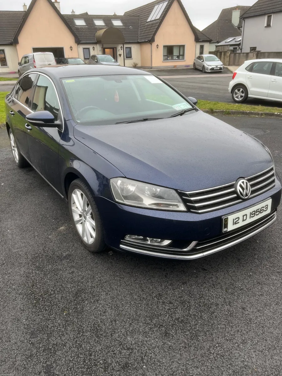 Volkswagen Passat 2012 - Image 1