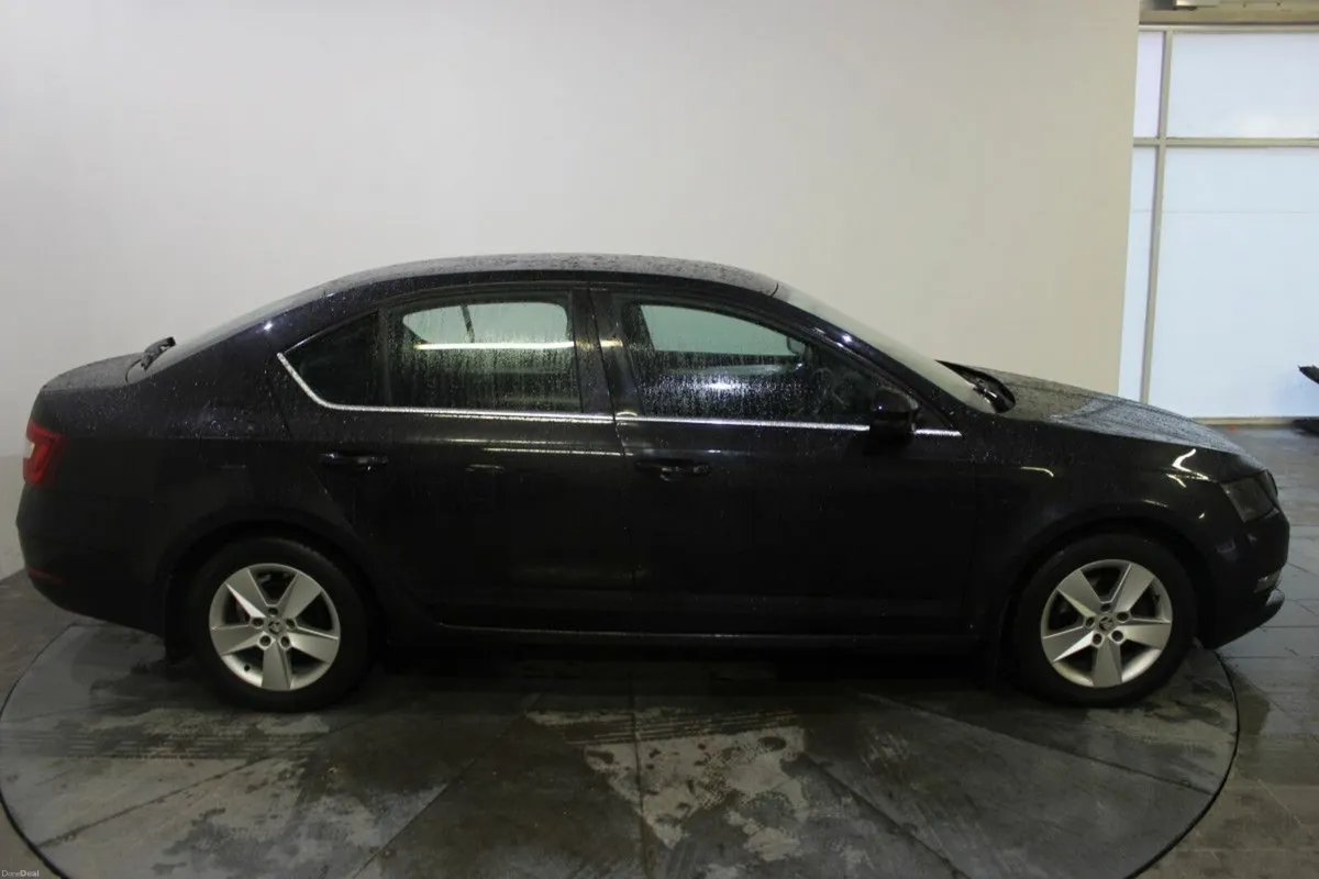 Skoda Octavia AMBITION 1.6TDI 115HP - TENDER 41 - Image 4
