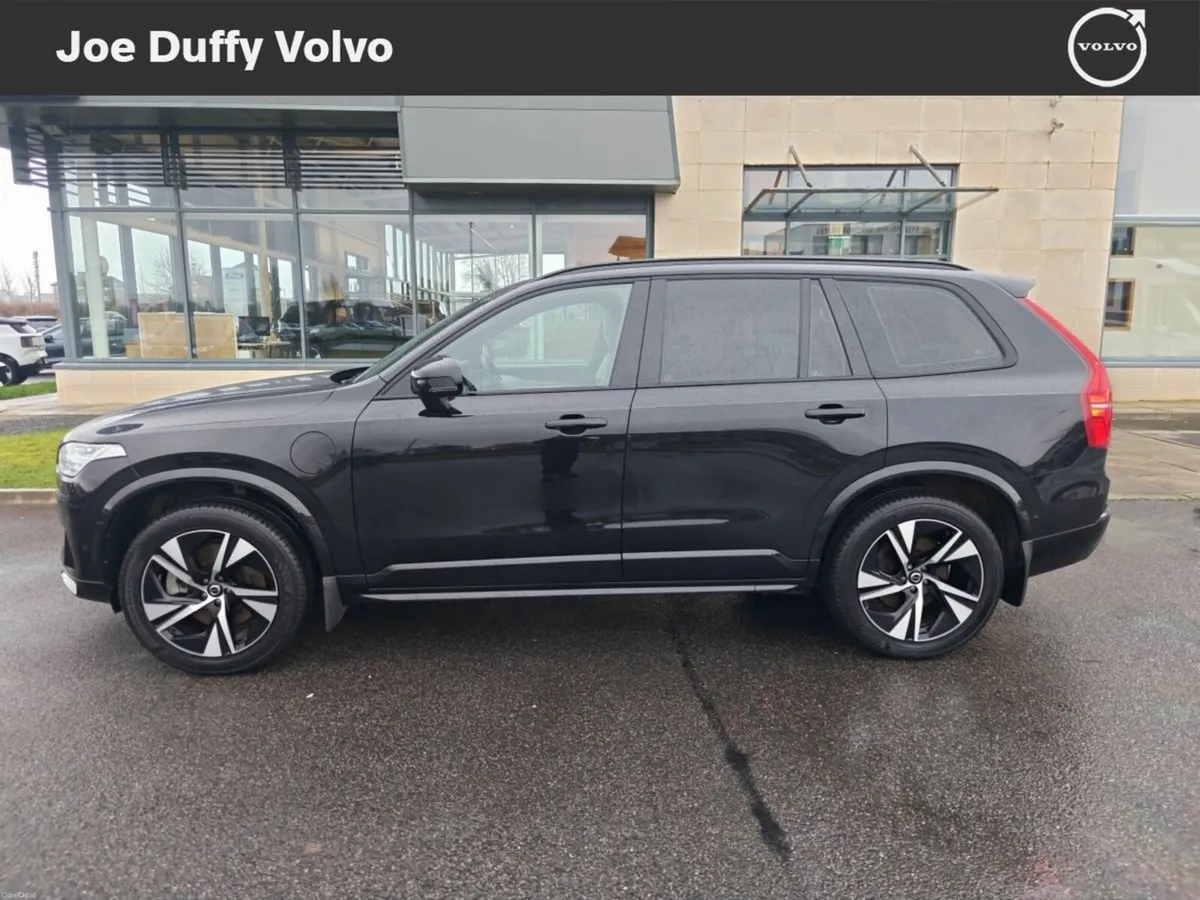Volvo XC90 T8 PHEV 455hp Plus (Dark Theme) - Image 4