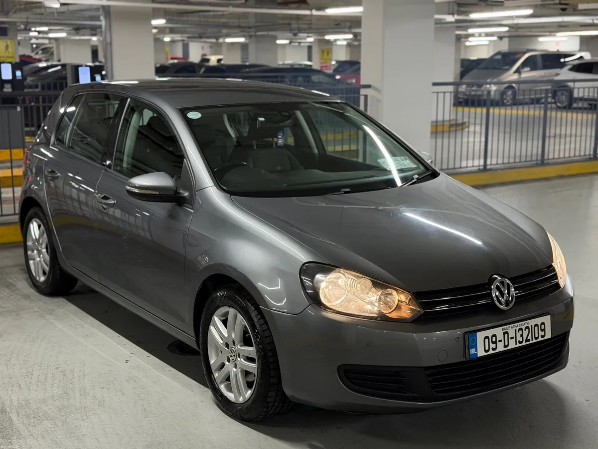 Volkswagen Golf Automatic 2009 Low Mileage - Image 1