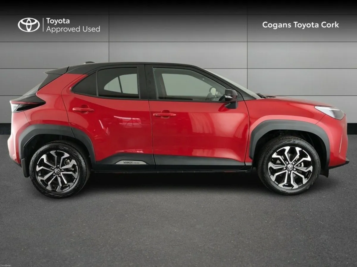 Toyota Yaris Cross CR CROSS LUNA SPORT 4DR AUTO - Image 3