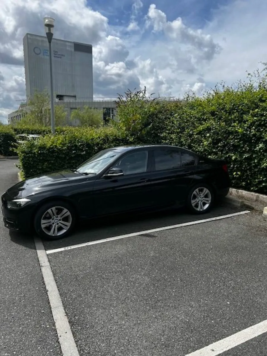 BMW 3-Series 2016 - Image 2