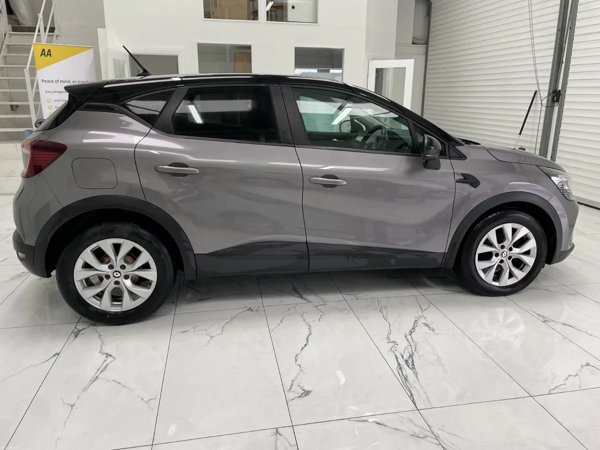 Renault Captur 2022 - Image 2