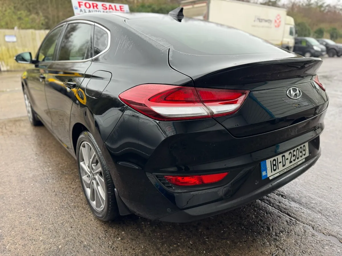 Hyundai i30 Fastback - Image 4