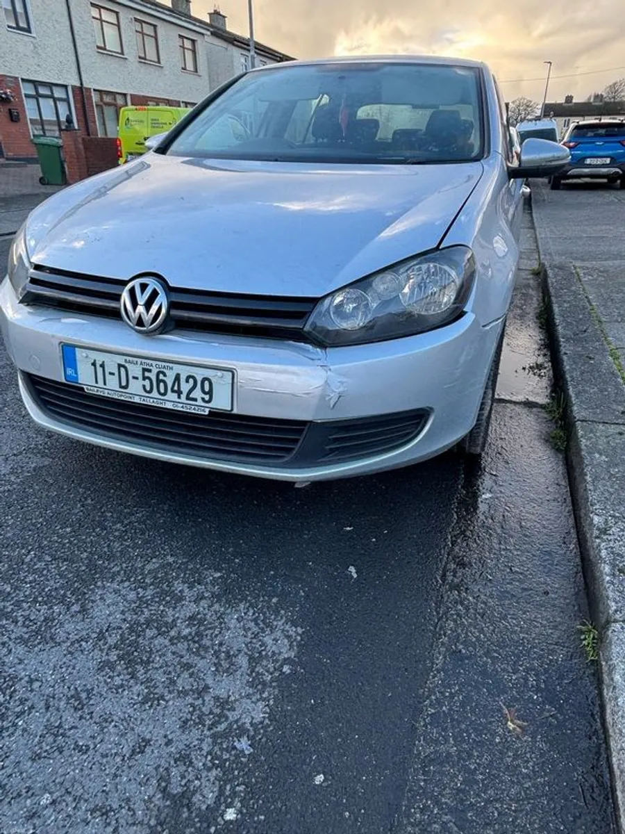 2011 Volkswagen Golf - Image 4