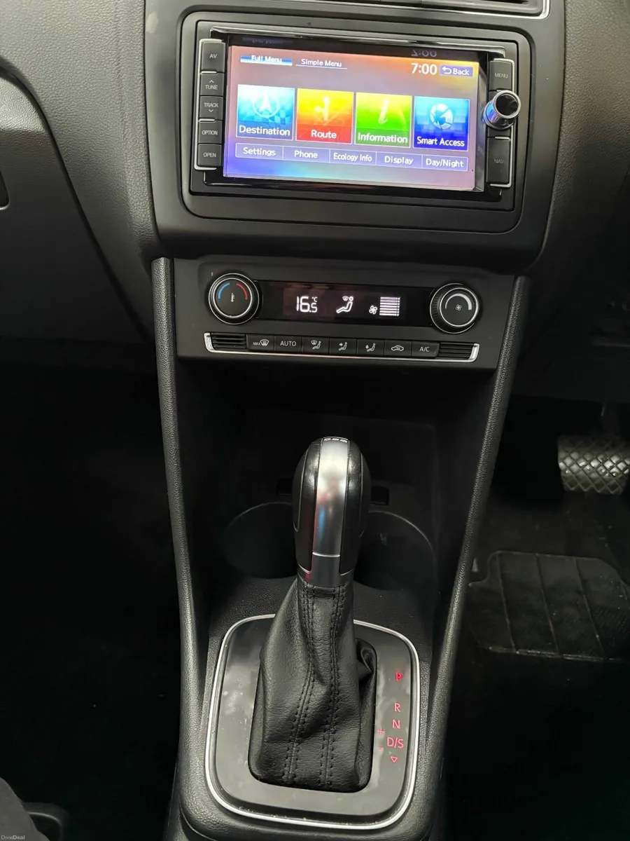 Volkswagen Polo 2015 Automatic - Image 2