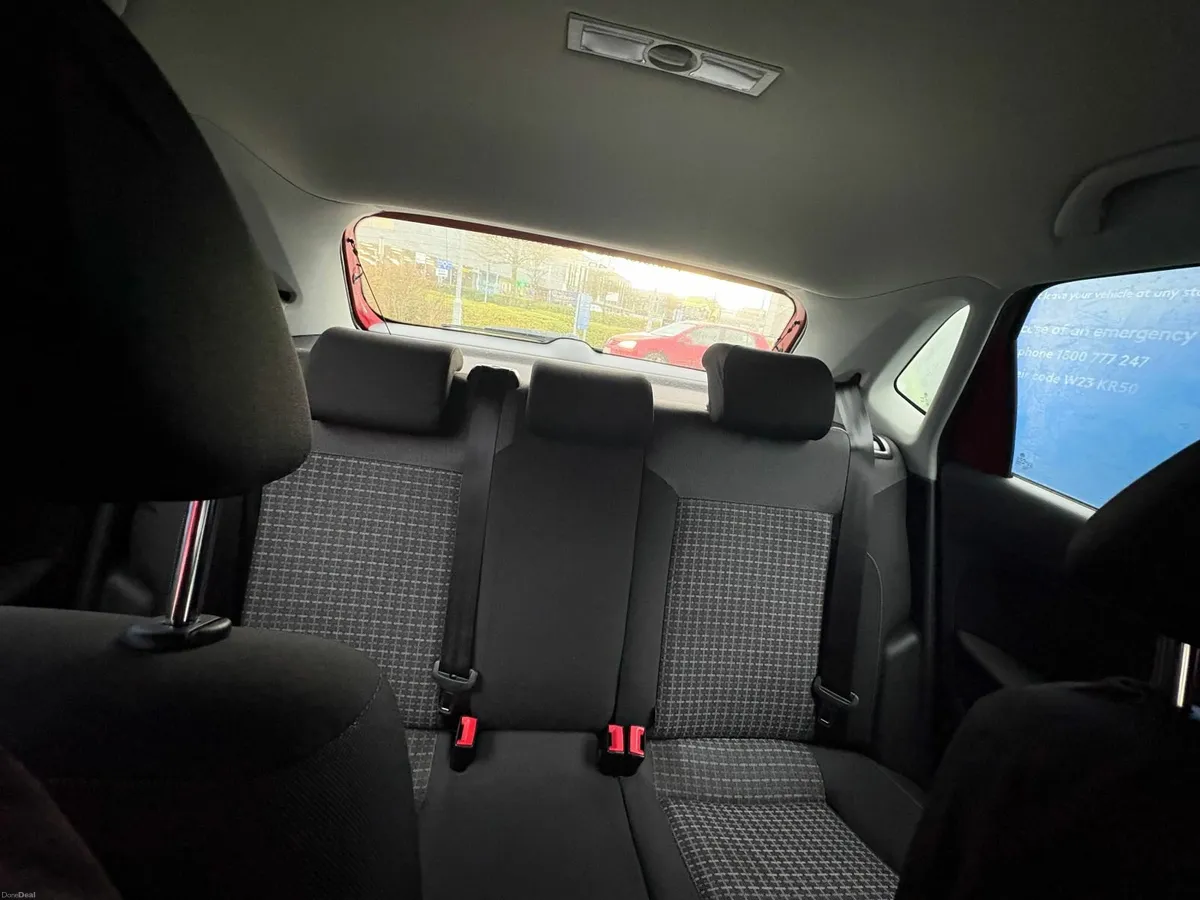 Volkswagen Polo 2015 Automatic - Image 3