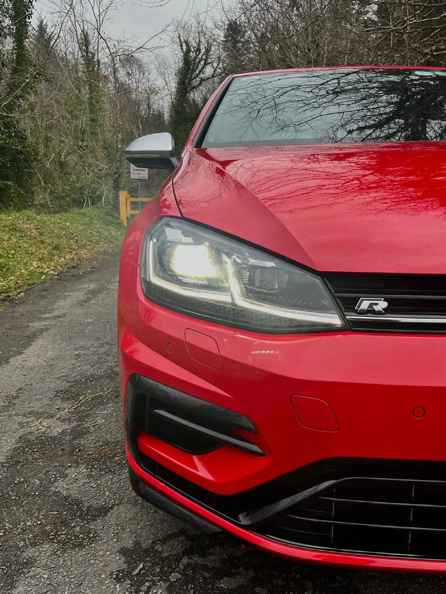 Volkswagen Golf R - Image 4