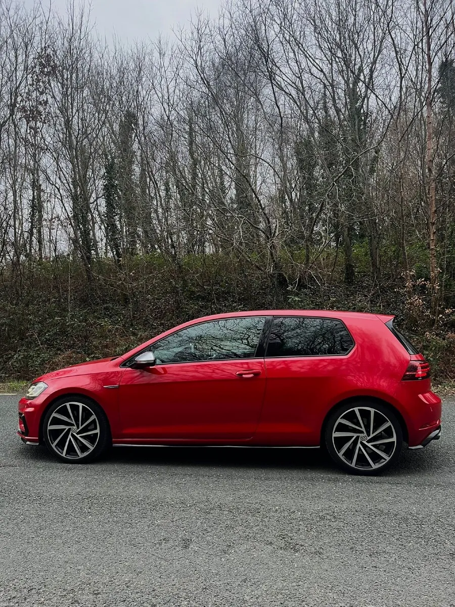 Volkswagen Golf R - Image 4