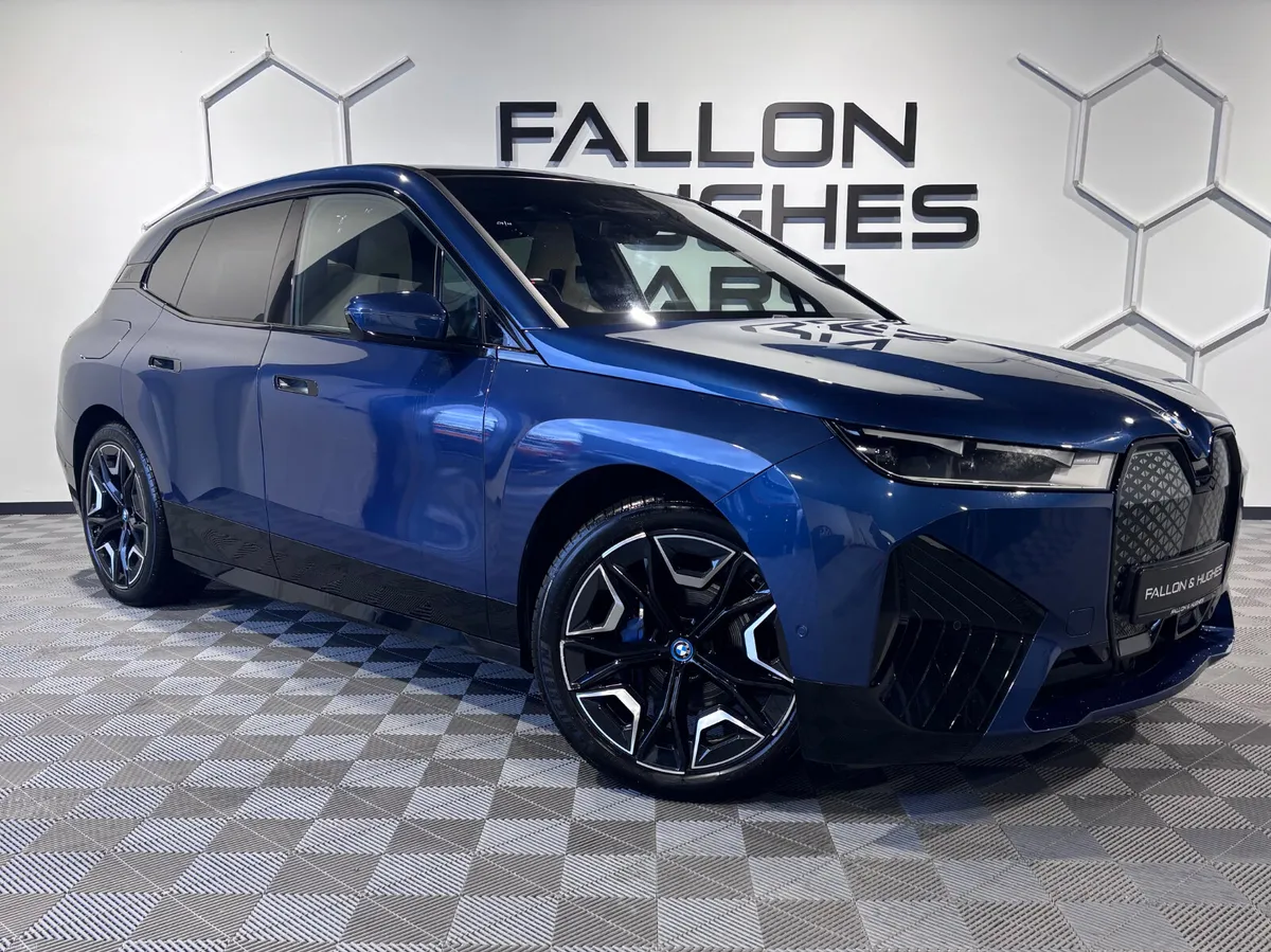 2022 BMW iX  XDRIVE40 M SPORT // PANORAMIC ROOF - Image 1