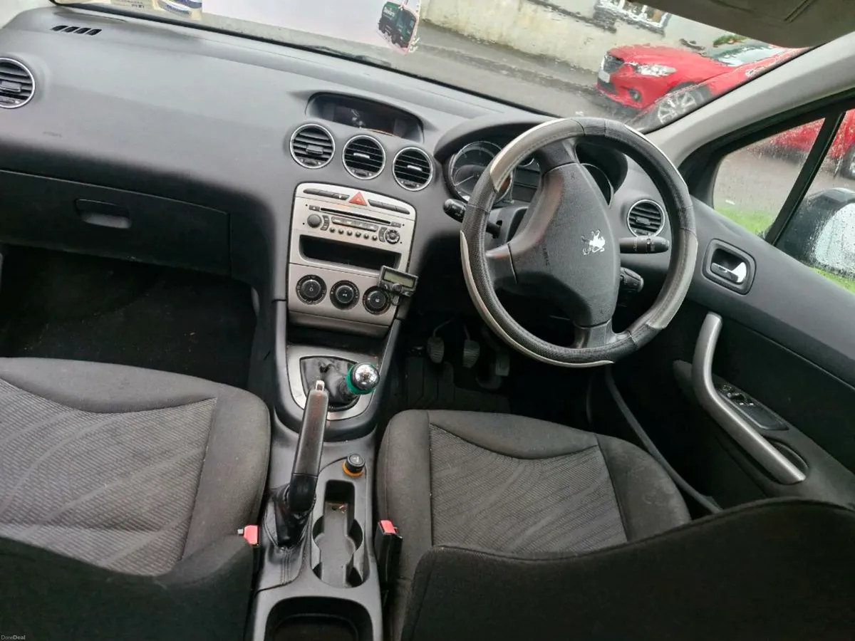 Peugeot 308 - Image 2