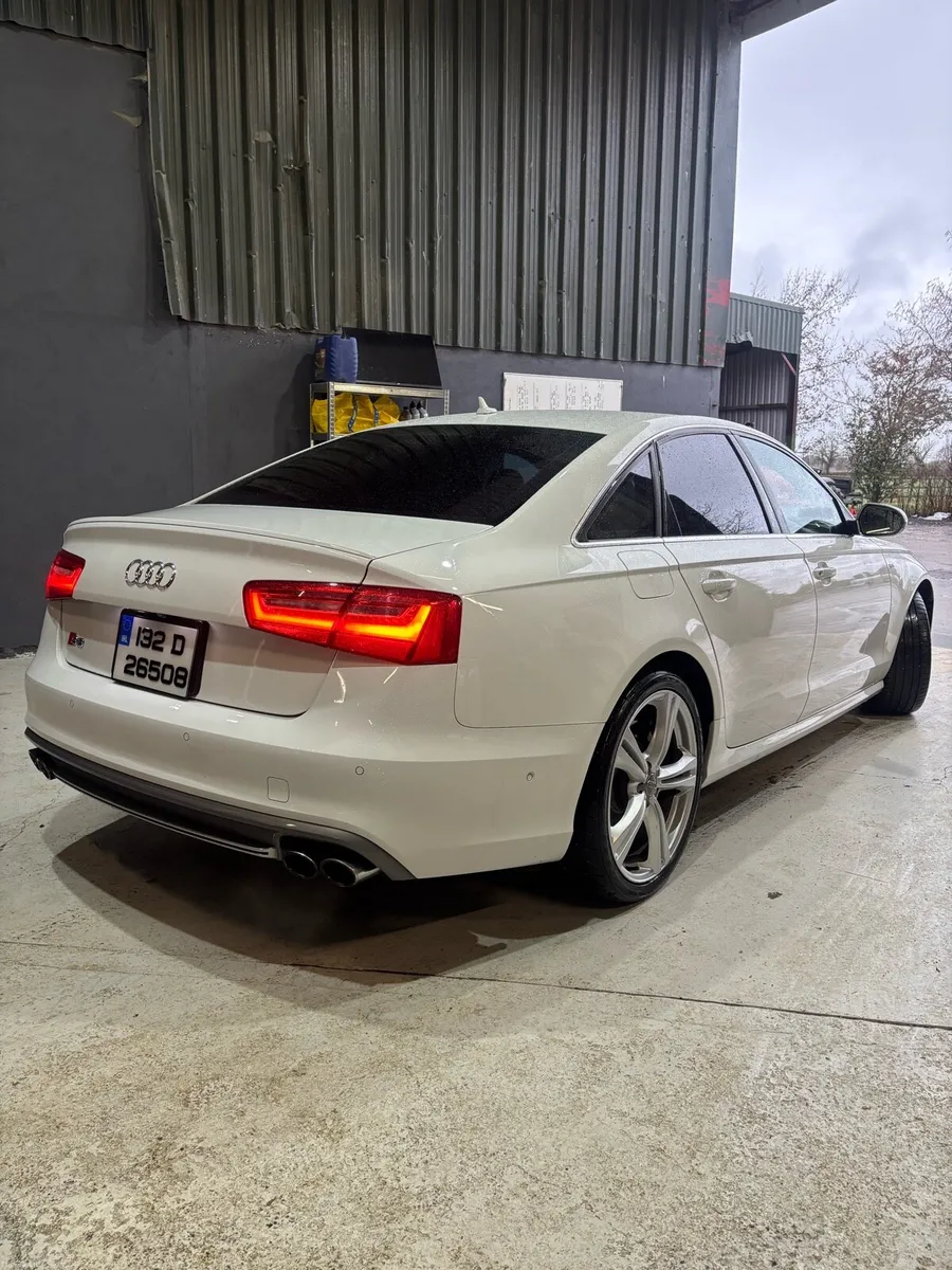 Audi S6 2013 - Image 4