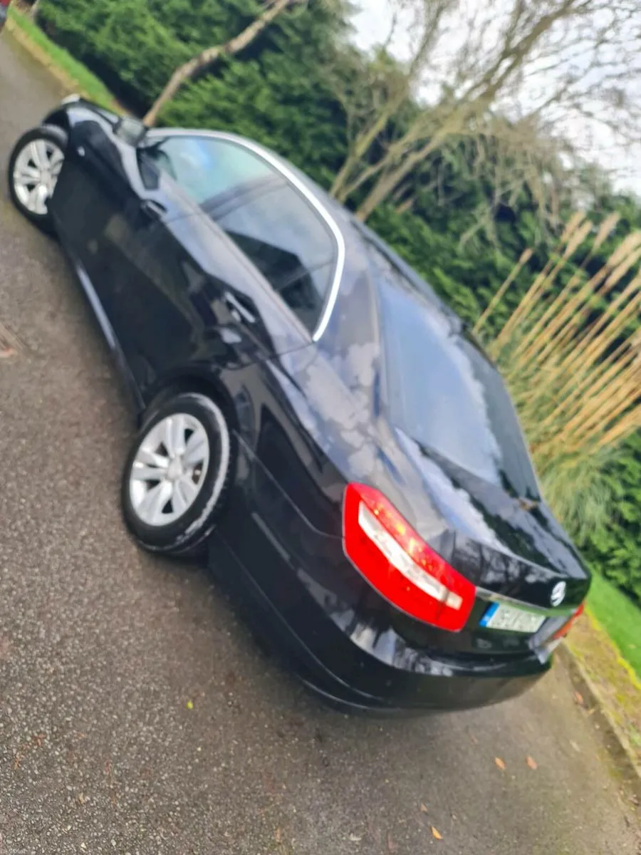 Mercedes e200 qucik sale - Image 4