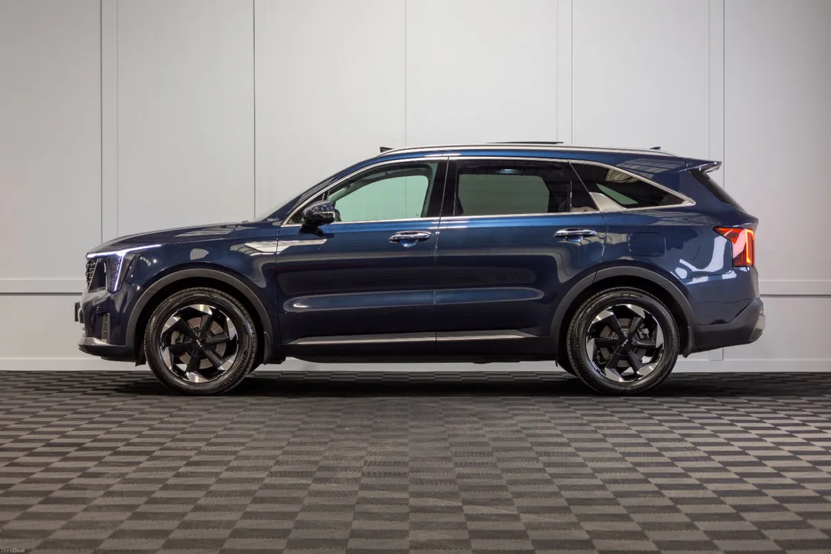 242 Kia Sorento 7 Seater - Image 3