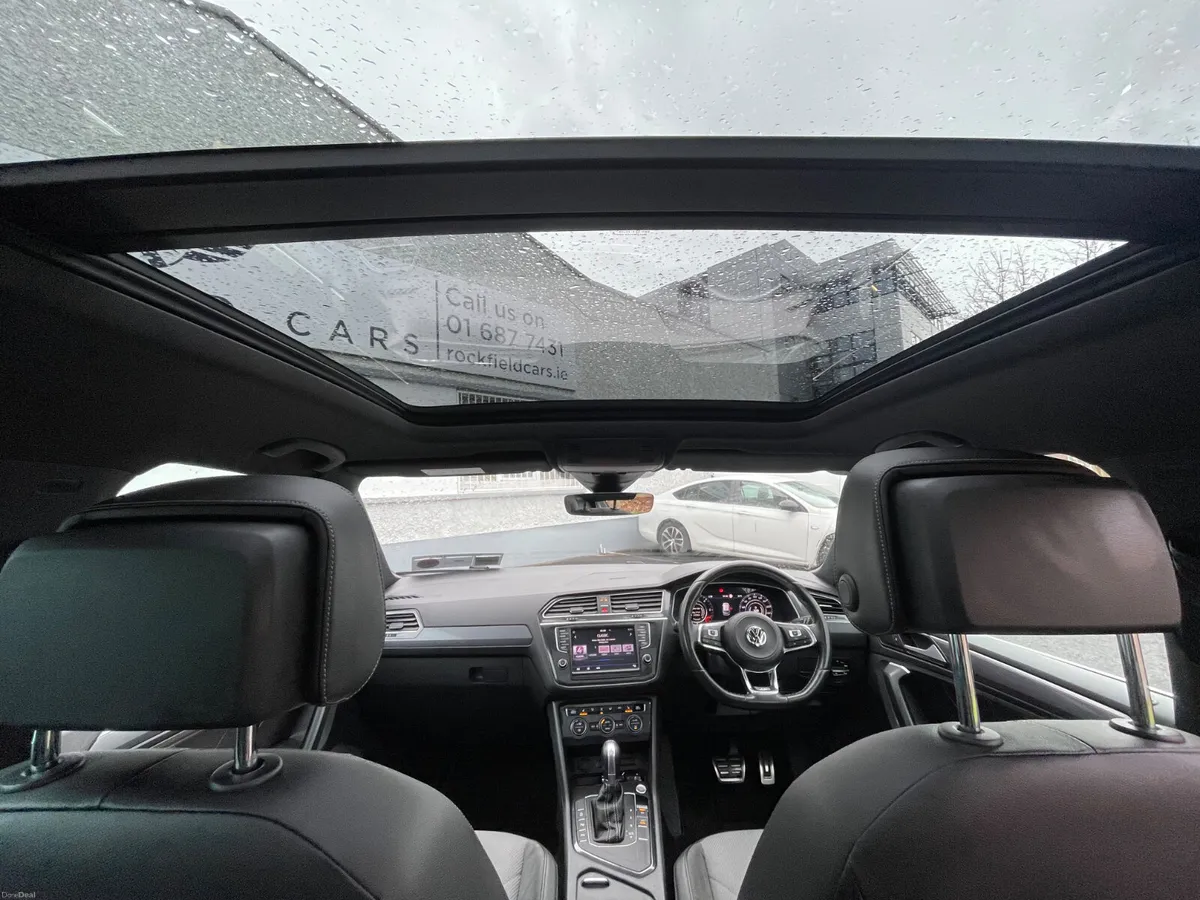 R LINE - AUTO - PAN ROOF - 270TAX - BLUETOOTH - Image 4