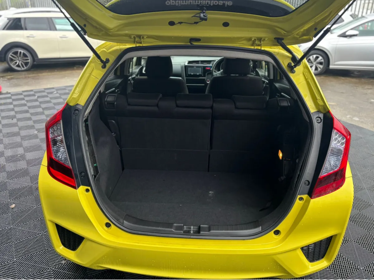 Honda Fit AUTOMATIC SELF CHARGING HYBRID - Image 2