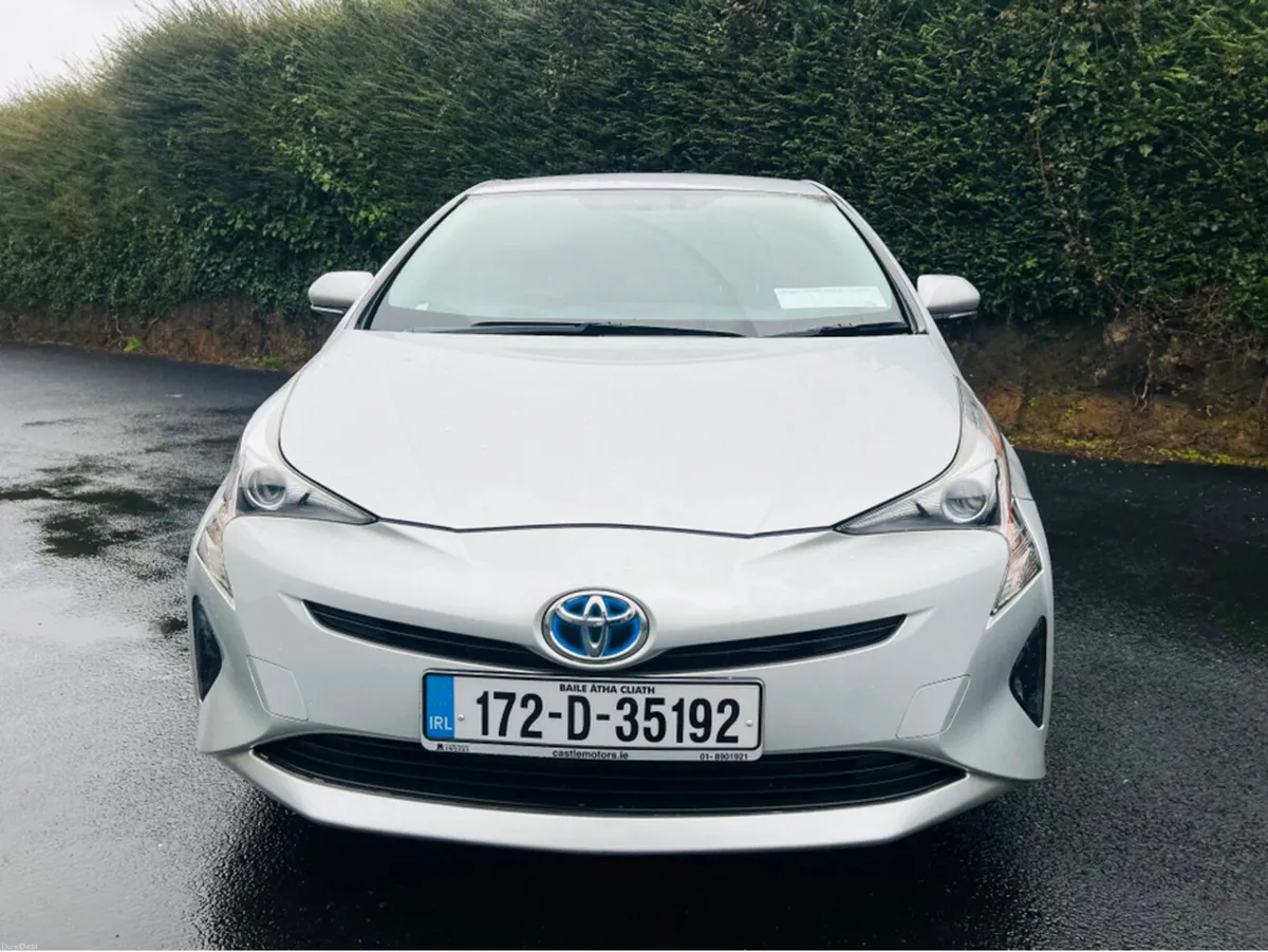 Toyota Prius // PRIVACY GLASS // IMMACULATE - Image 4