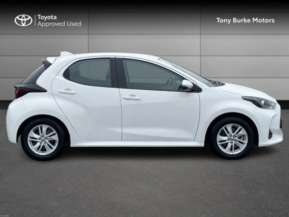 Toyota Yaris - Hybrid - New Generation - Luna Edit - Image 3