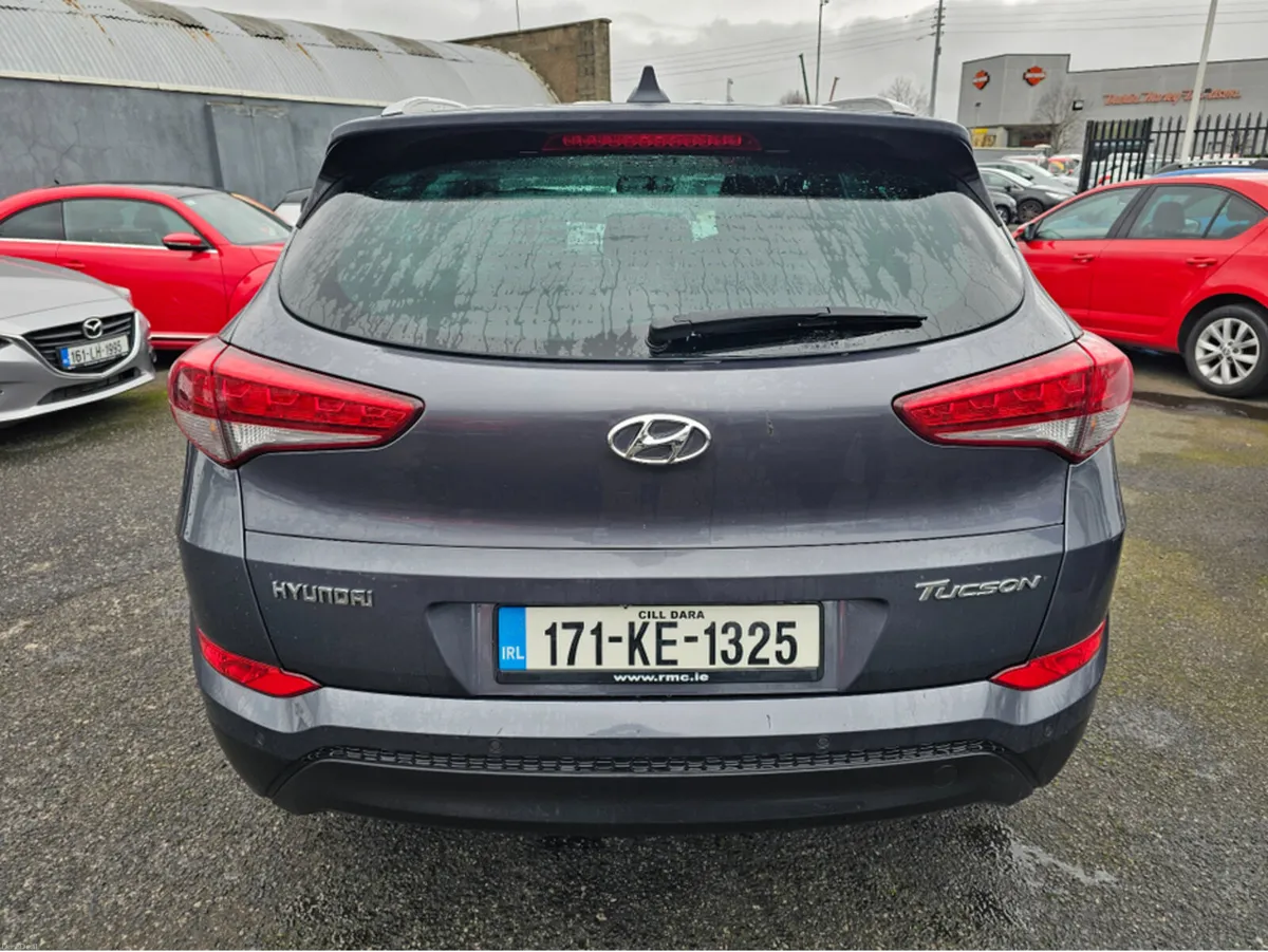 Hyundai Tucson 1.7 EXECUTIVE 5DR - Image 2