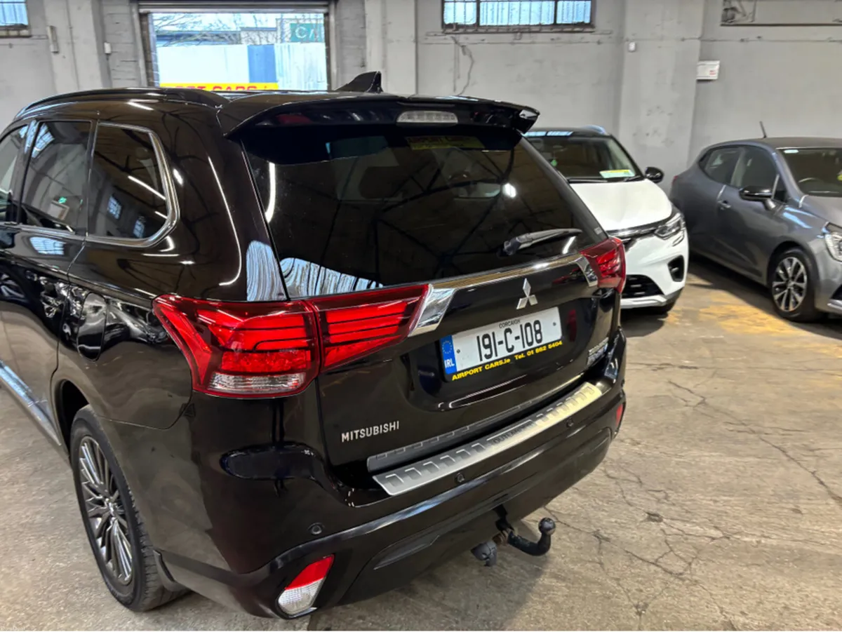 Mitsubishi Outlander OUTL PHEV S-EDI S-EDITION 4DR - Image 2