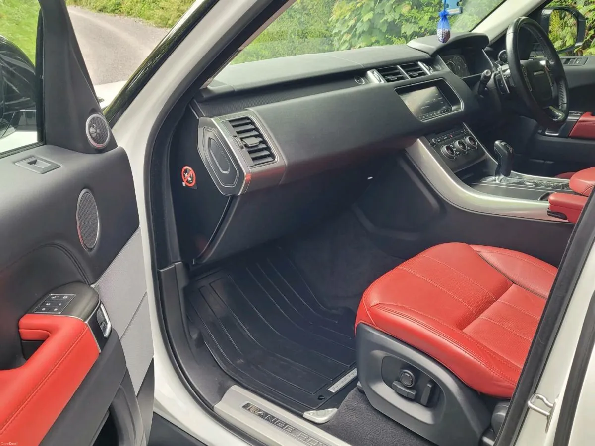 2017 Range Rover Sport 3.0 SDV6 HSE Dynamic - Image 6