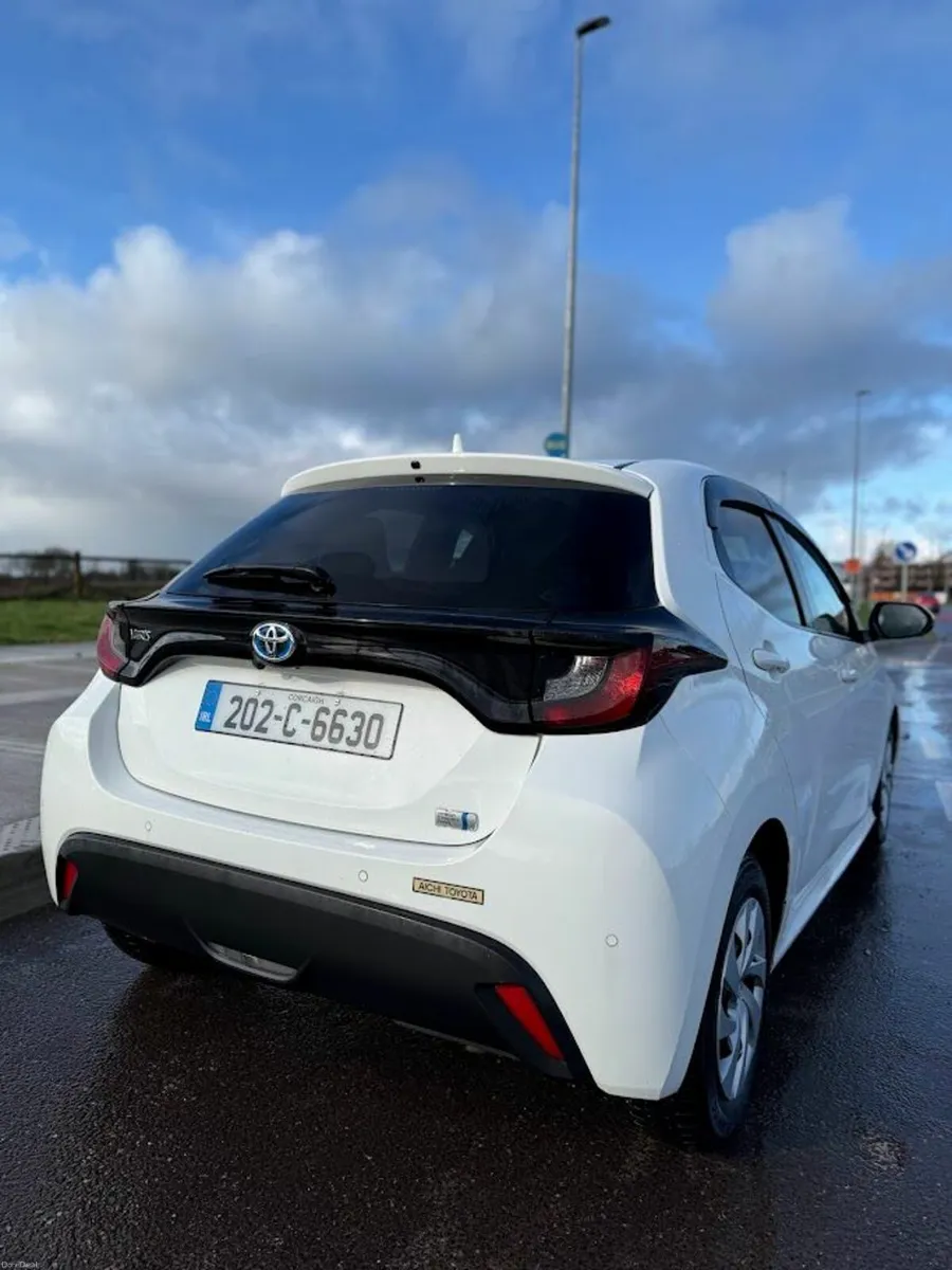 Toyota Yaris 2020 - Image 2