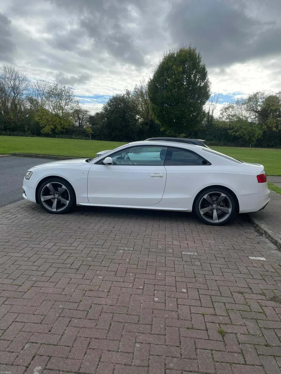 AUDI A5 AUTOMATIC S LINE BLACK EDITION - Image 4