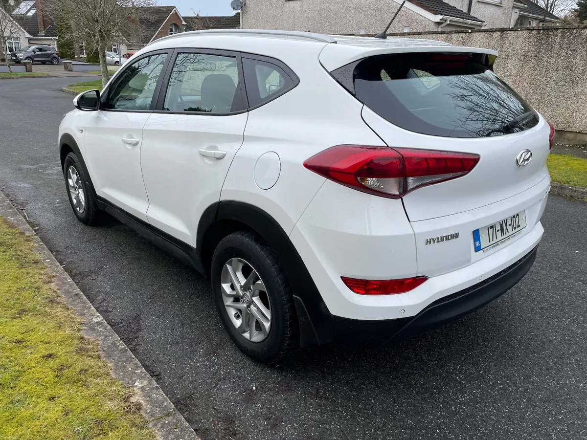 Hyundai Tucson 2017 ice white ! - Image 4