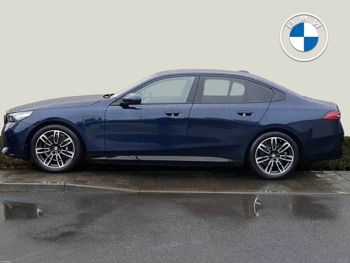 BMW 5-Series 530e M Sport Saloon - Image 3