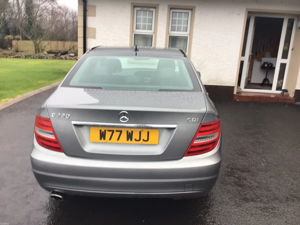 Mercedes-Benz C-Class 2012 - Image 3
