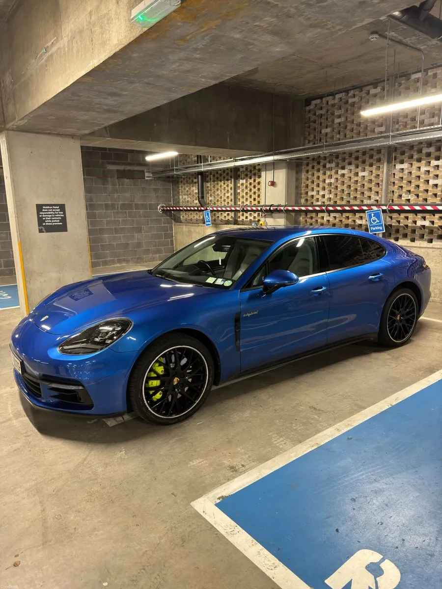 172 PORSCHE PANAMERA 4 E-HYBRID - Image 1