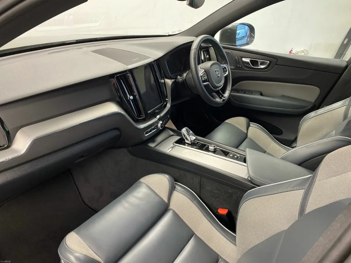 Volvo XC60 2 YEAR VOLVO SELEKT WARRANTY PLUS BRIGH - Image 3