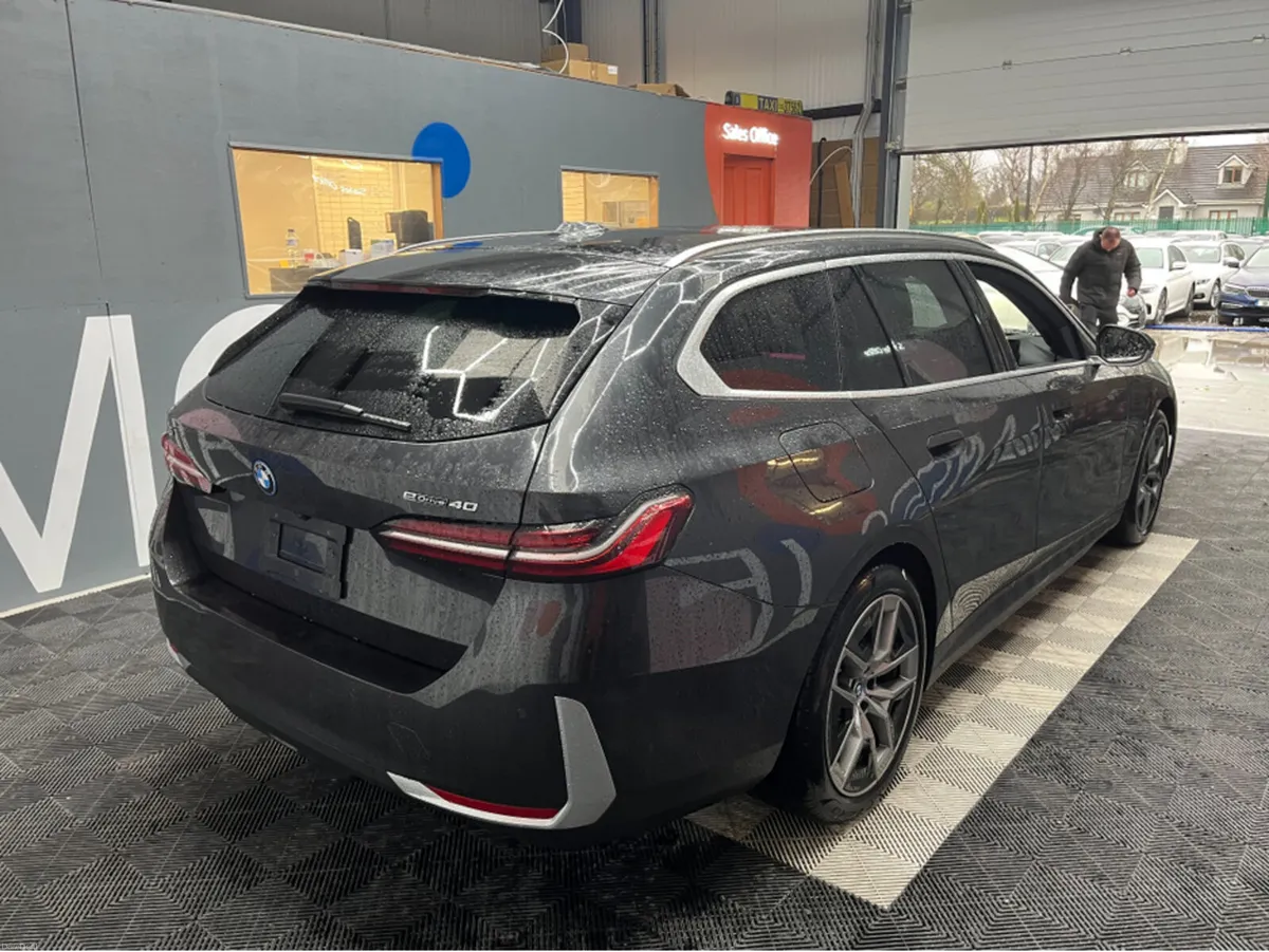 BMW i5 2024 BMW I5 EDRIVE40 TOURING EXCELLENCE ELE - Image 2