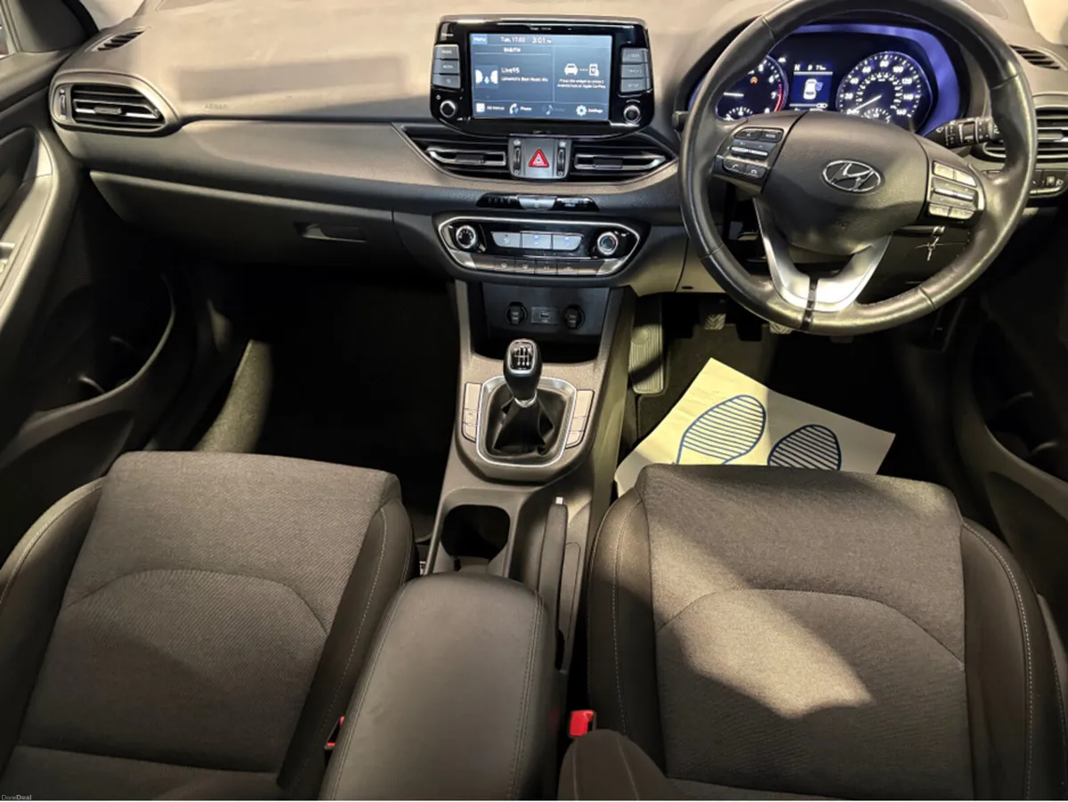 Hyundai i30 SE CONNECT 120PS LOW KMS - Image 3