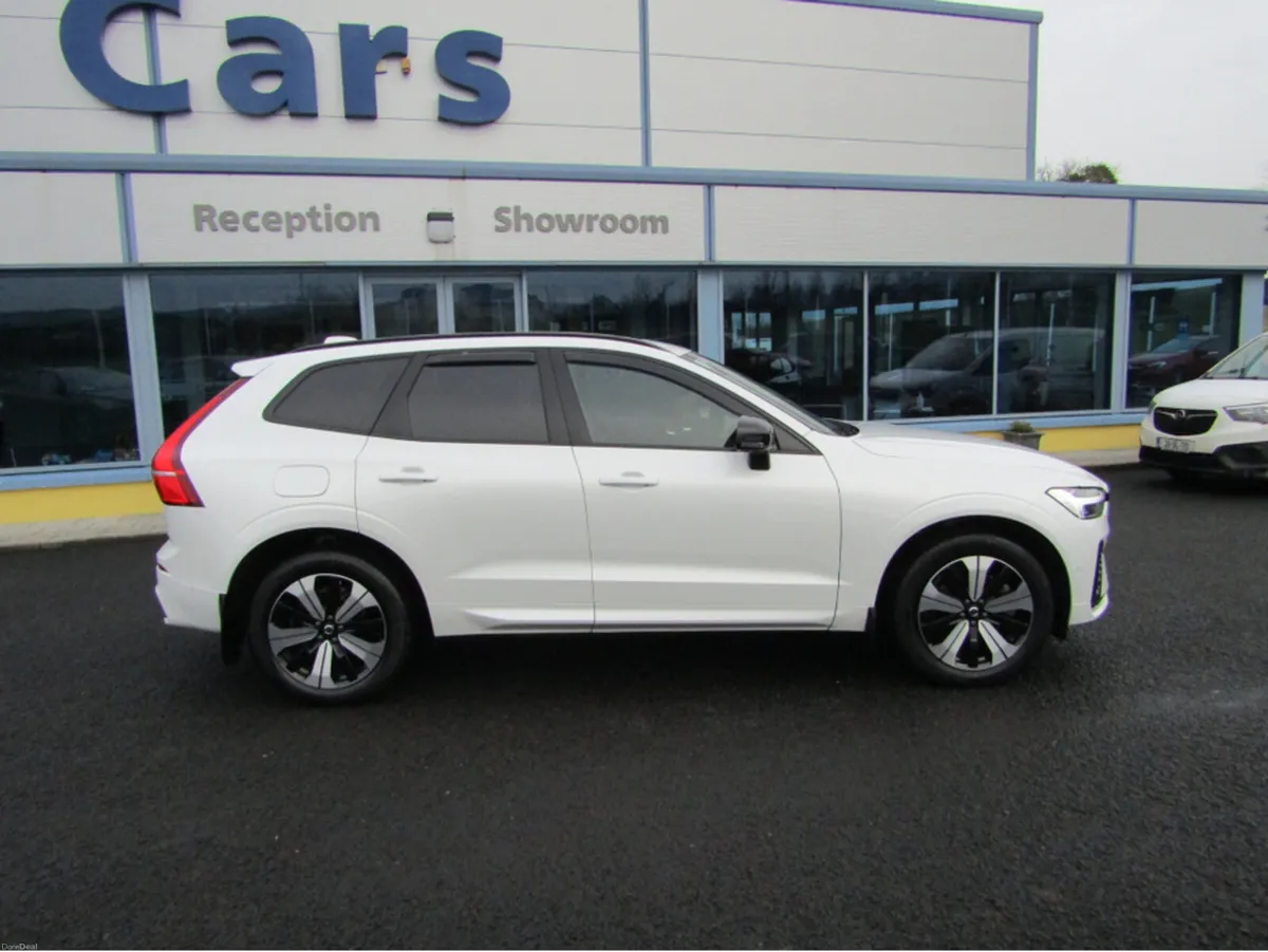 Volvo XC60 T6 PHEV PLUS DARK AWD 5DR AUTO - Image 3