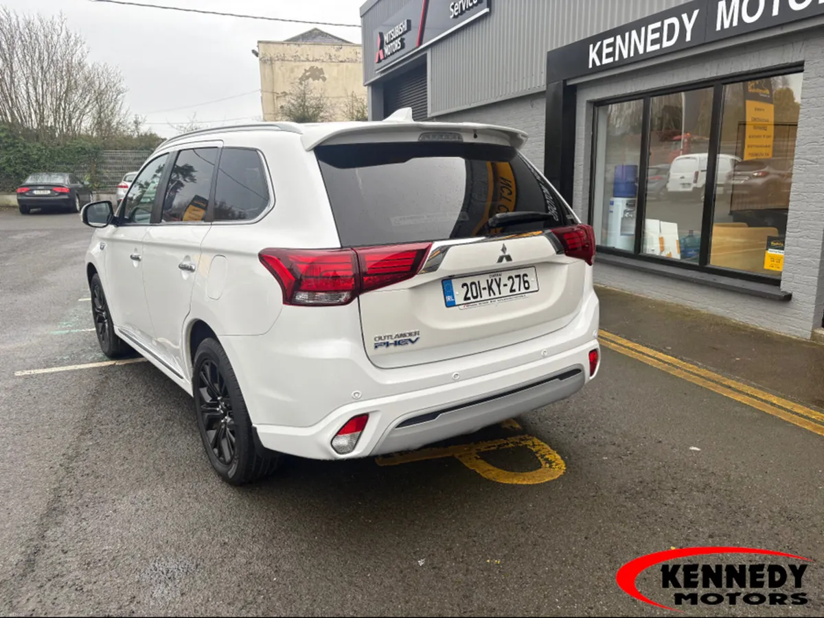 Mitsubishi Outlander OUTL PHEV INSTY INSTYLE 4DR A - Image 3