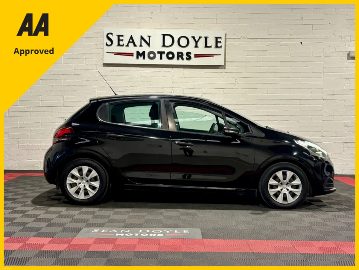 Peugeot 208 2016 ACCESS 1.6 HDI 75 MANUAL - Image 5