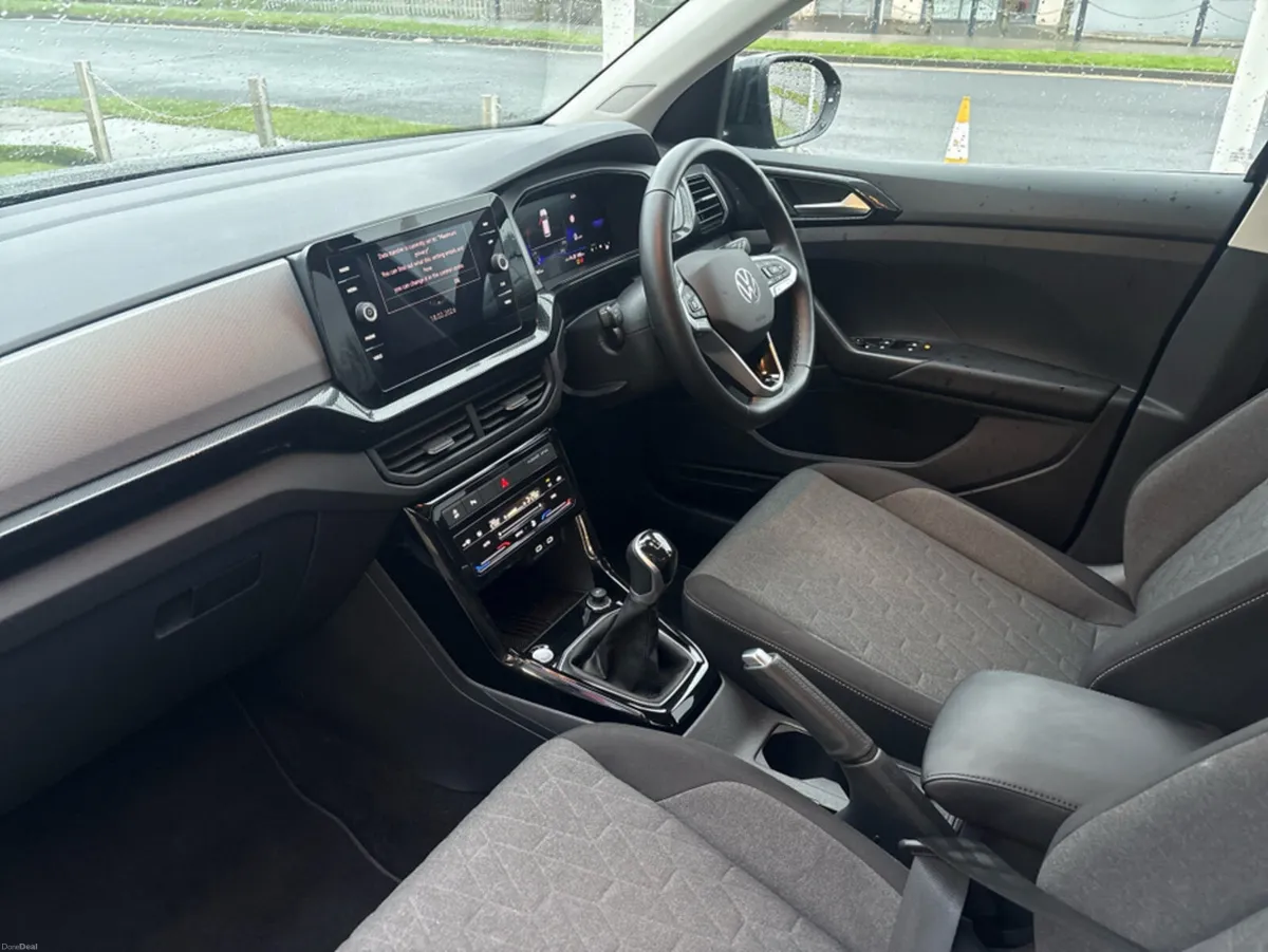 Volkswagen T-Cross EDITION75 1.0 MANUAL 5SPEED 95B - Image 3